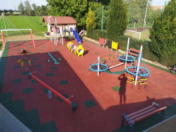 Montážní pracovník (nástupní plat 200 Kč / hod.)
